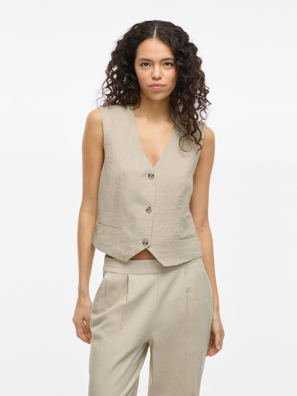 model_shot-front